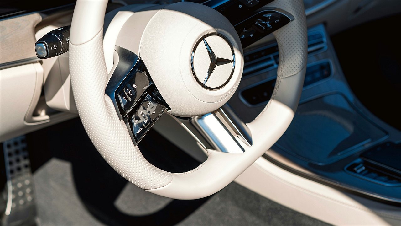 Mercedes E200 2026 4